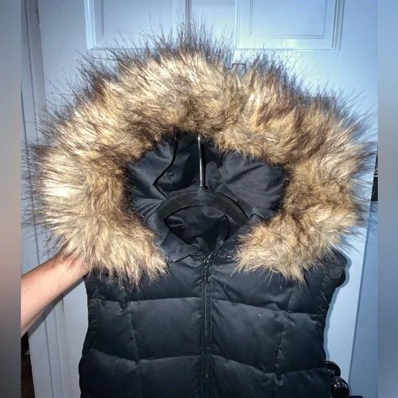 CALVIN KLEIN hooded winter vest - Picture 2 of 4